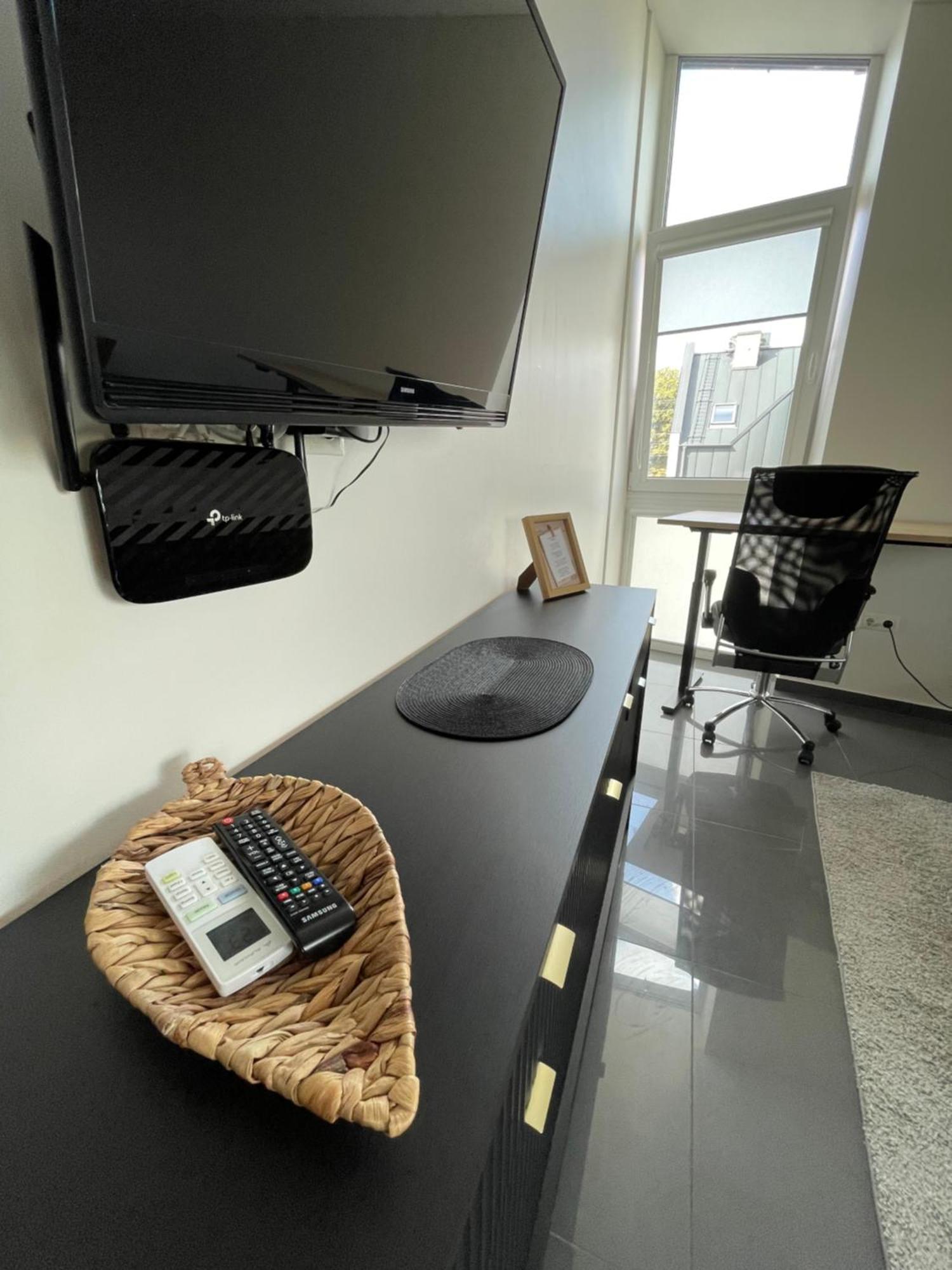 Apartment Krantine - Self Check In Kaunas Exterior foto